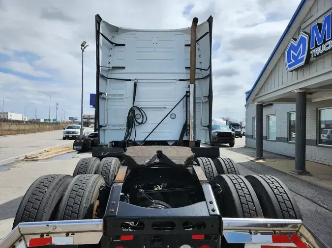 2020 VOLVO VNL64T760