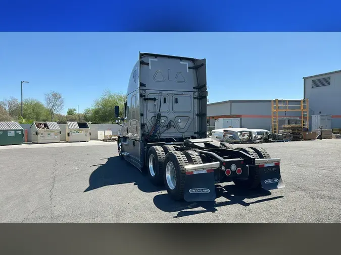 2024 Freightliner Cascadia 126