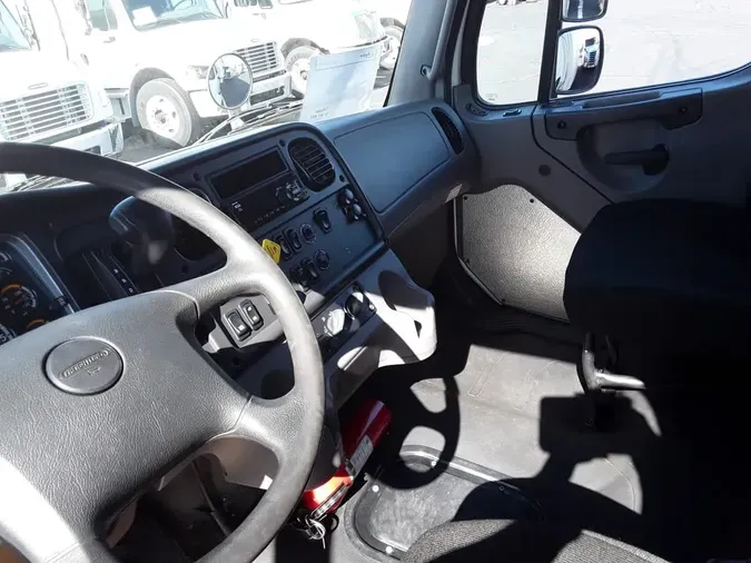 2020 FREIGHTLINER M2 106