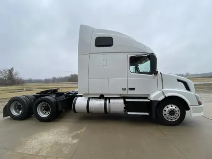 2015 Volvo VNL64T670