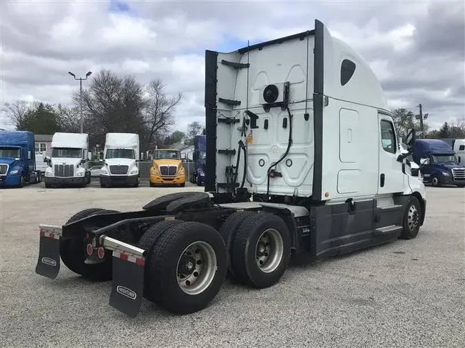 2020 FREIGHTLINER CA126