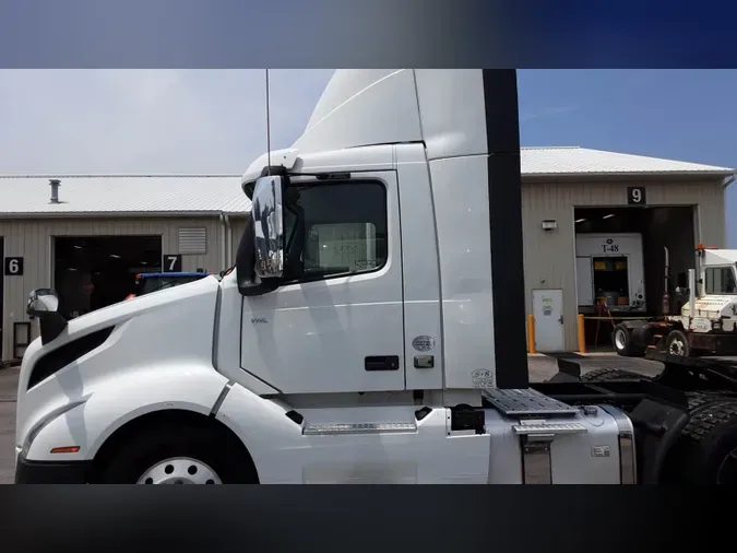 2018 Volvo VNL300