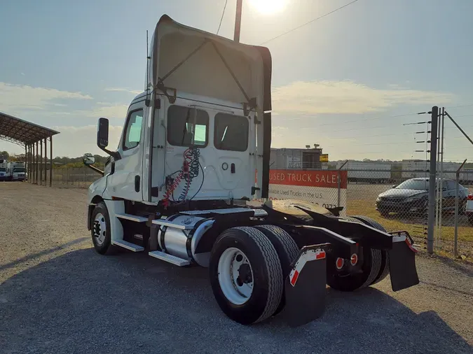 2019 FREIGHTLINER/MERCEDES NEW CASCADIA 126