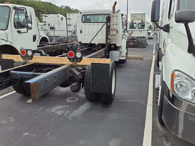 2019 FREIGHTLINER/MERCEDES M2 106