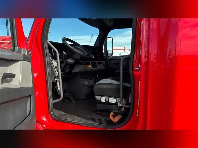 2019 FREIGHTLINER CASCADEVO1