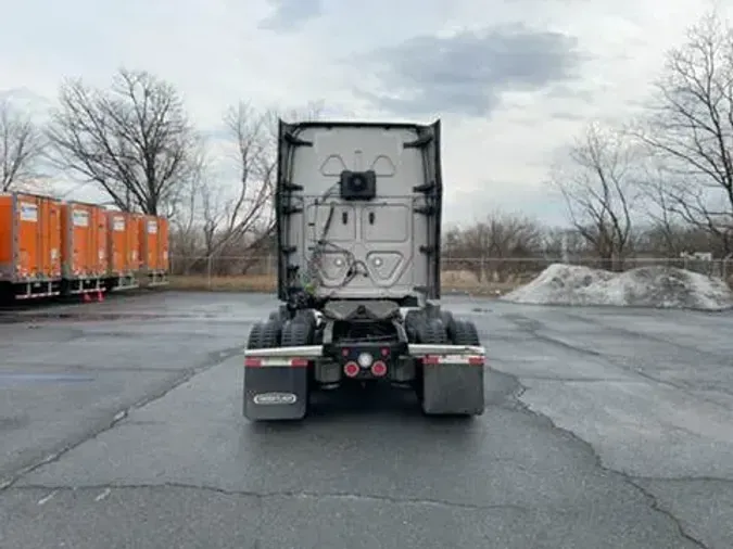 2021 Freightliner Cascadia