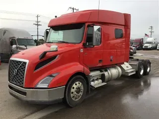 2019 VOLVO VNL740