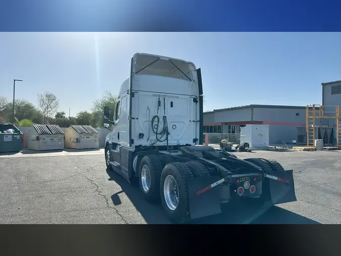 2021 Freightliner Cascadia 126
