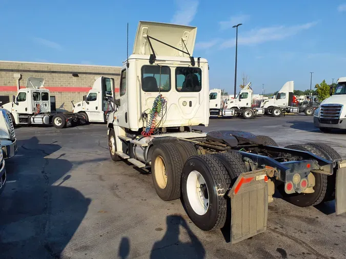 2018 FREIGHTLINER/MERCEDES CASCADIA 125