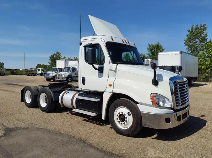 2018 FREIGHTLINER/MERCEDES CASCADIA 125