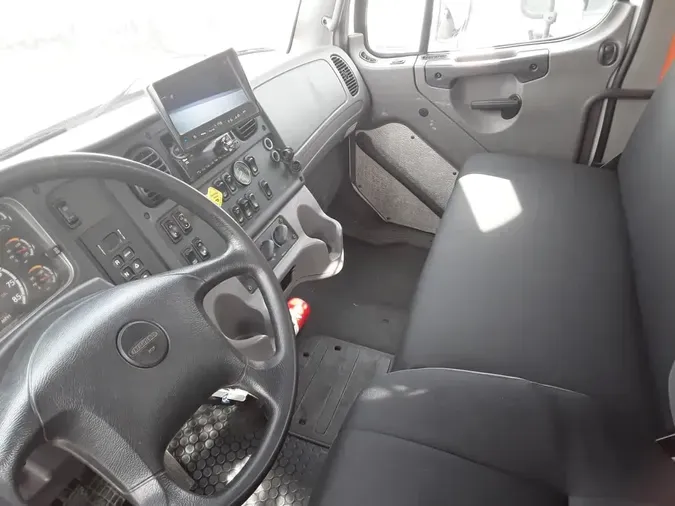 2019 FREIGHTLINER/MERCEDES M2 106