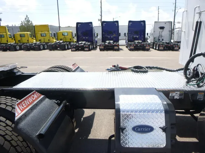 2023 Kenworth W900