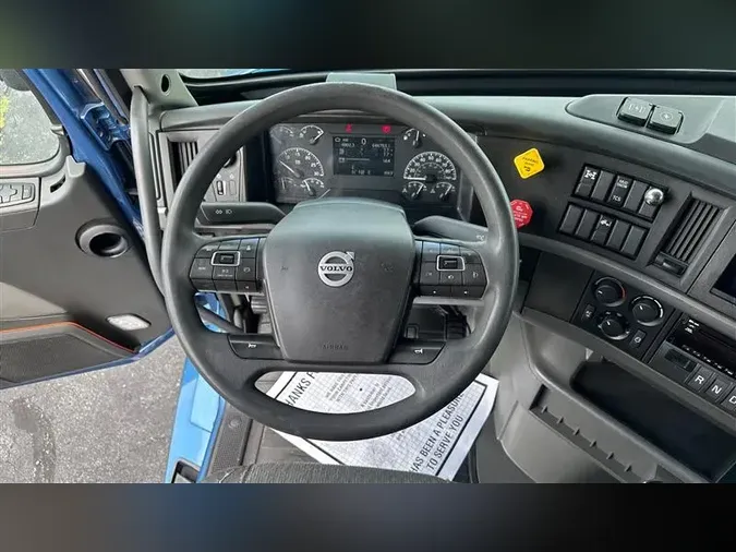 2020 VOLVO VNL760
