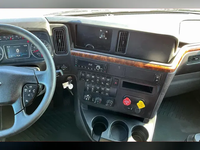 2022 INT LT625 6x4