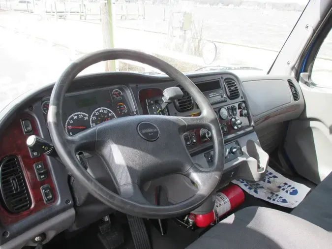 2016 FREIGHTLINER M2