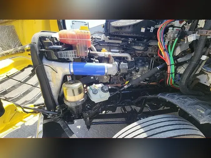 2021 FREIGHTLINER CA126