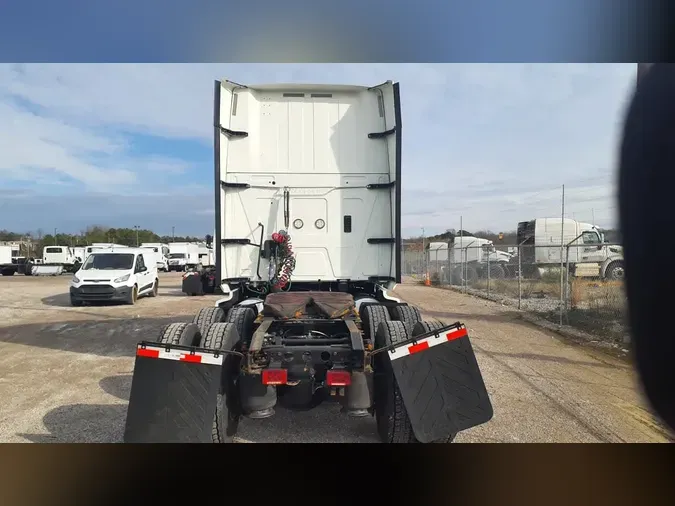 2020 NAVISTAR INTERNATIONAL LT625 SLPR CAB