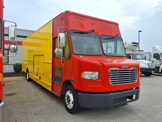 2017 FRTLR CUSTOM CHASSIS CORP MT-55 WALK-IN