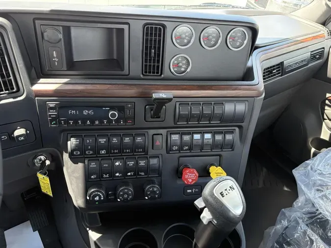 2027 International HX62018cab9b107737d978df1d9ae2b677bff