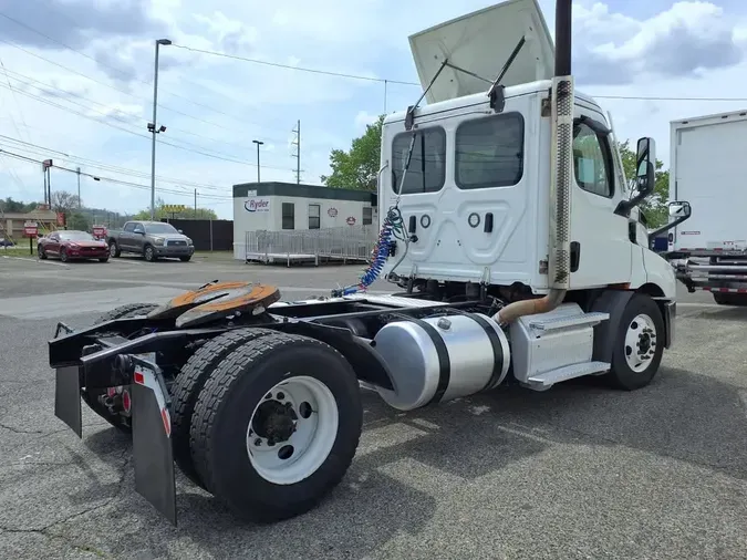 2020 FREIGHTLINER/MERCEDES NEW CASCADIA 11618cc1dd1c5043127e1520e7ca9509098