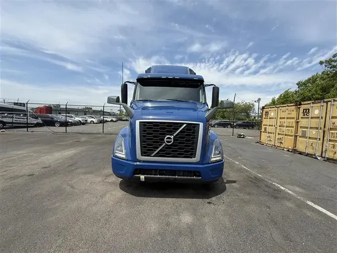 2022 VOLVO VNR64T30018cdb44f415041c17d4a8a41040261ed