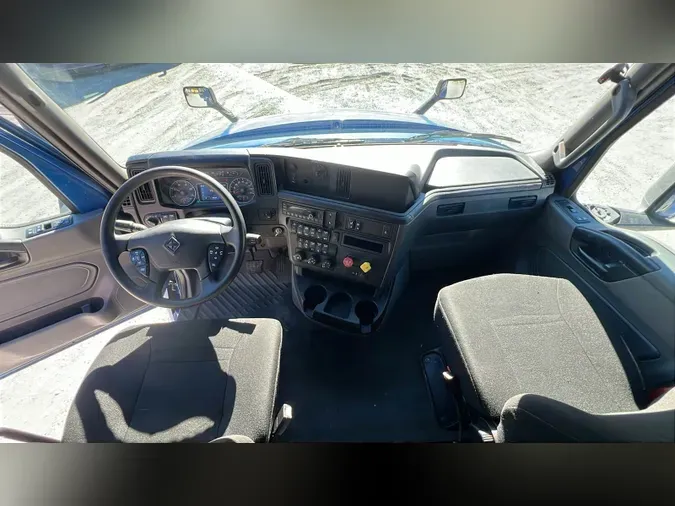 2022 International LT625