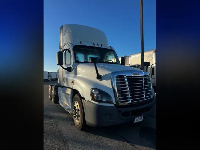 2020 FREIGHTLINER/MERCEDES CASCADIA 125