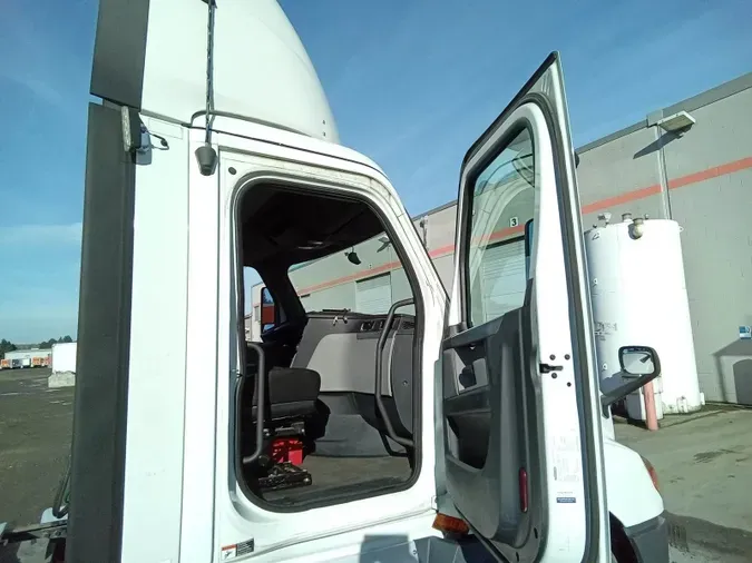 2019 Freightliner Cascadia 12618d15f59d6aa319774314f7603948169