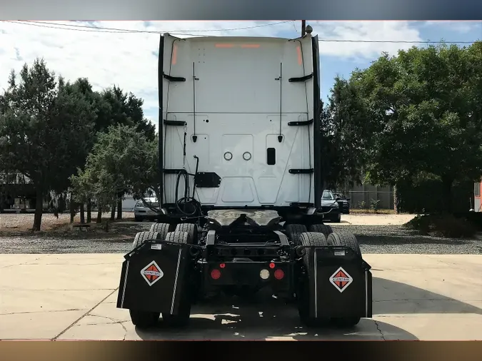 2022 INT LT625 6x4
