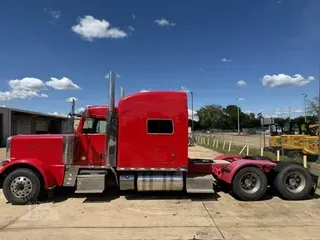 2020 PETERBILT 389