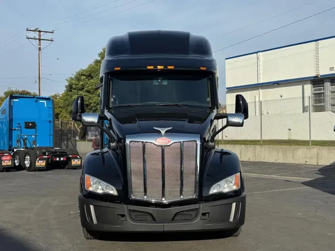 2023 Peterbilt 579