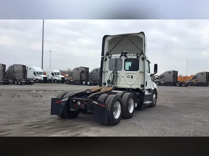 2019 Freightliner Cascadia 126