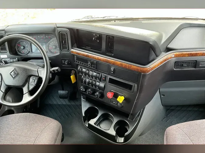 2022 INT LT625 6x4