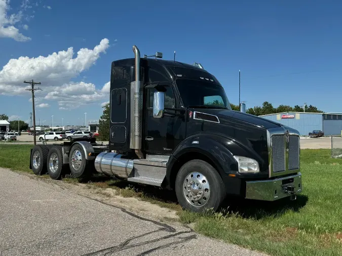 2021 Kenworth T880