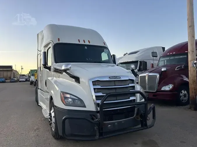 2019 FREIGHTLINER CASCADIA 126