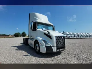 2018 Volvo VNL300
