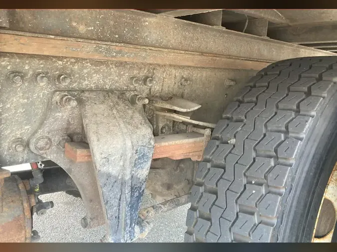 2017 FREIGHTLINER M2 106