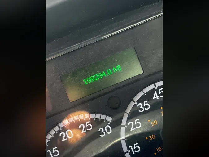 2018 FREIGHTLINER M2 106