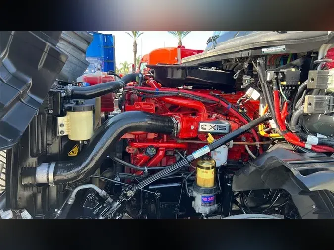 2021 INTERNATIONAL LT