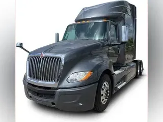 2018 International LT625