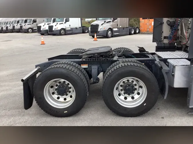 2022 Freightliner Cascadia 12618e80ff3206de1e69cadd4d38d303102