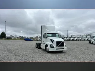 2018 Volvo VNL300