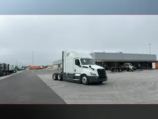 2022 Freightliner Cascadia 126