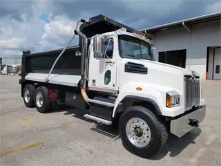2017 WESTERN STAR 4700