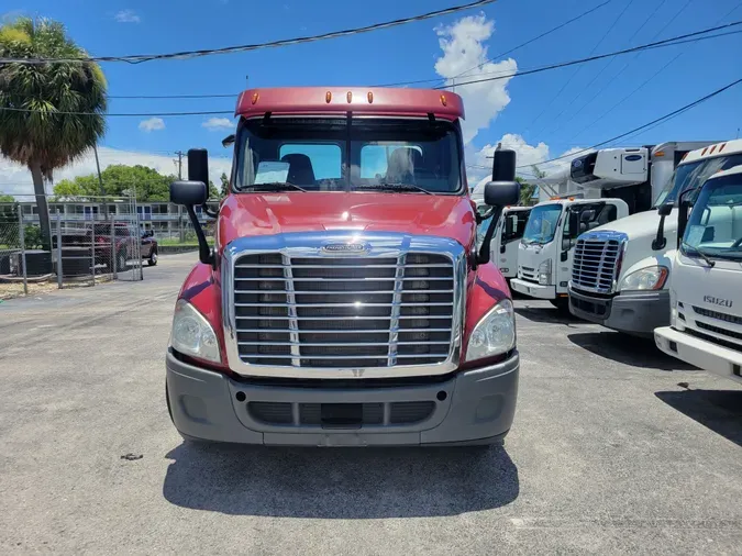 2017 FREIGHTLINER/MERCEDES CASCADIA 125