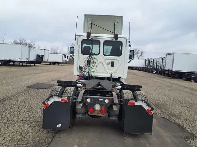 2015 FREIGHTLINER/MERCEDES CASCADIA 125