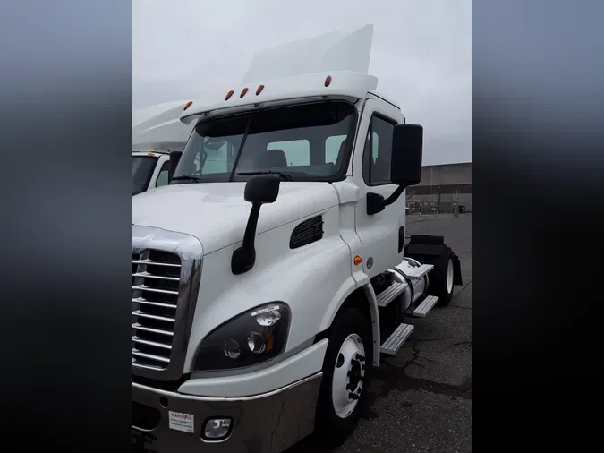 2019 FREIGHTLINER/MERCEDES CASCADIA 11318f340f647c81cabecef72d8e251c615