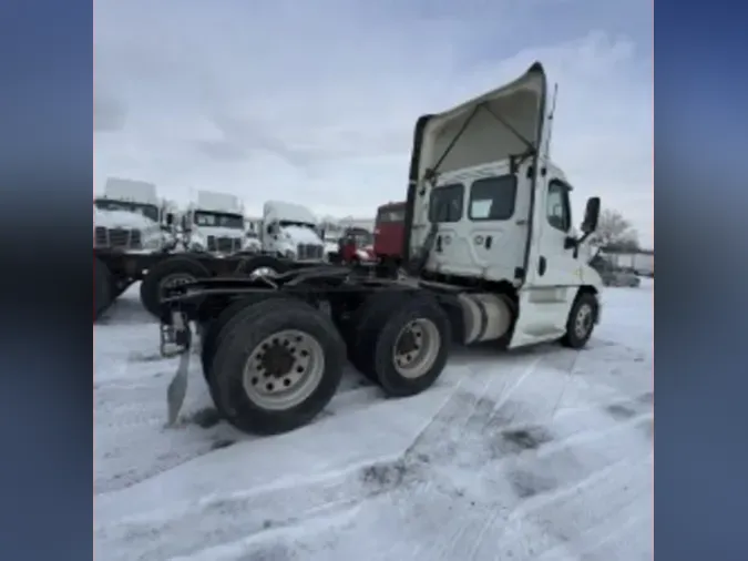 2019 FREIGHTLINER/MERCEDES CASCADIA 125