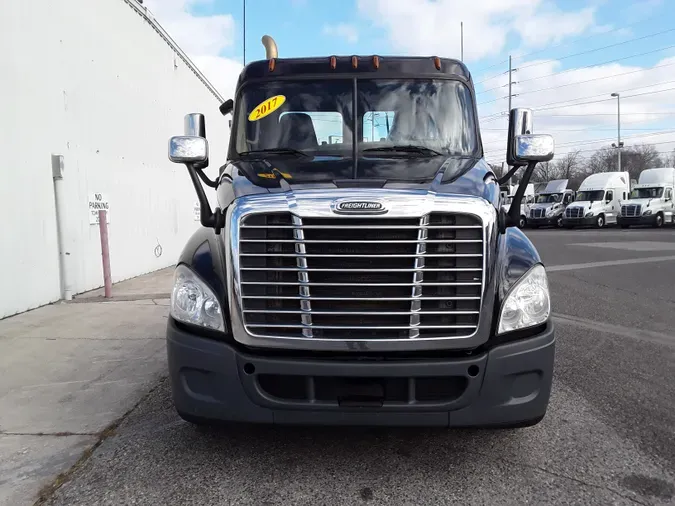 2017 FREIGHTLINER/MERCEDES CASCADIA 125