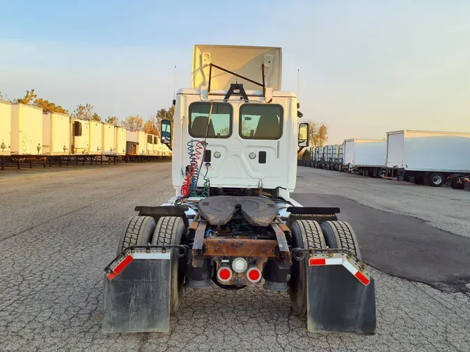 2016 FREIGHTLINER/MERCEDES CASCADIA 113